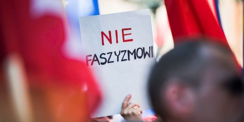 “Noc kryształowa” po 81 latach. W Gdańsku manifestacja przeciw nacjonalizmowi i wieczór pamięci