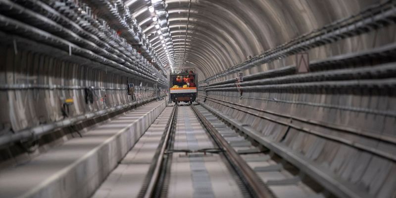 Trzaskowski przejechał się nowym odcinkiem metra, a kiedy otwarcie dla pasażerów?