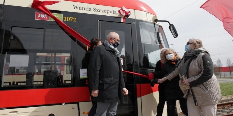 Wanda Szczepuła. Pierwsza profesor Politechniki Gdańskiej patronką miejskiego tramwaju