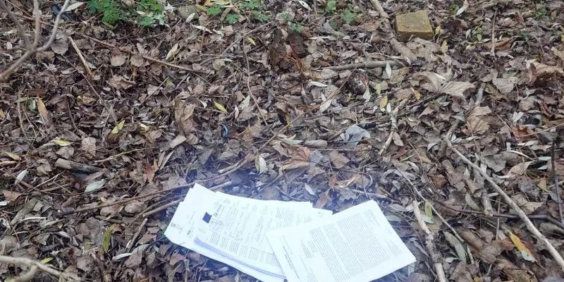 Strażnicy miejscy znaleźli dokumenty pełne danych osobowych. "Mogły trafić w niepowołane ręce”