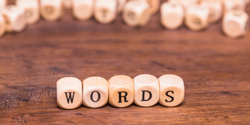 Ruszyło głosowanie na Słowo Roku 2025 – wybierz „kosmos”, „dron” lub zgłoś własne słowo