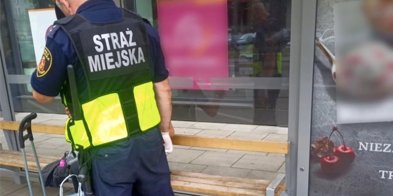 56 - letni agresor biegał z nożami po Woli. Nie potrafił wytłumaczyć dlaczego