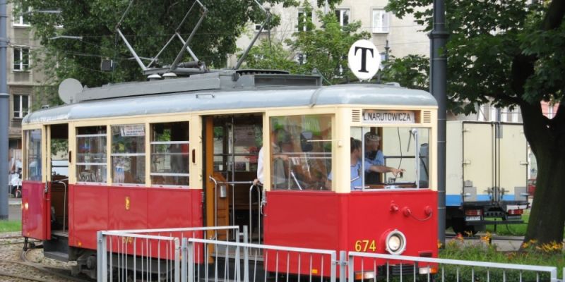 Tramwajem przez Warszawę na Dzień Kobiet