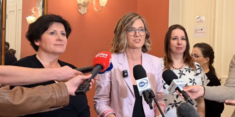 Chcą zlikwidować kilka publicznych przedszkoli w Warszawie. Czy te działania są zgodne z prawem?