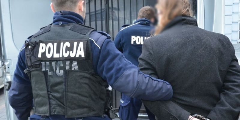 Zatrzymani za uszkodzenie samochodów