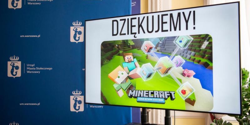 Nauczyciele i uczniowie grają w Minecraft