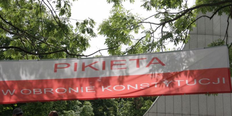 Pikieta w obronie konstytucji