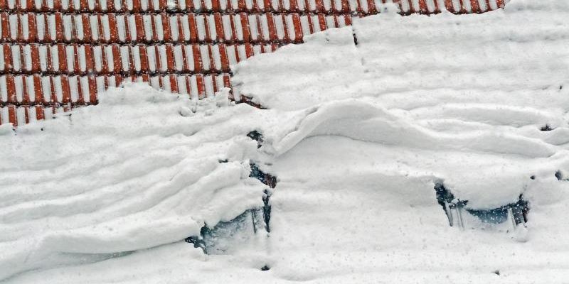 Odśnieżajmy dachy i balkony