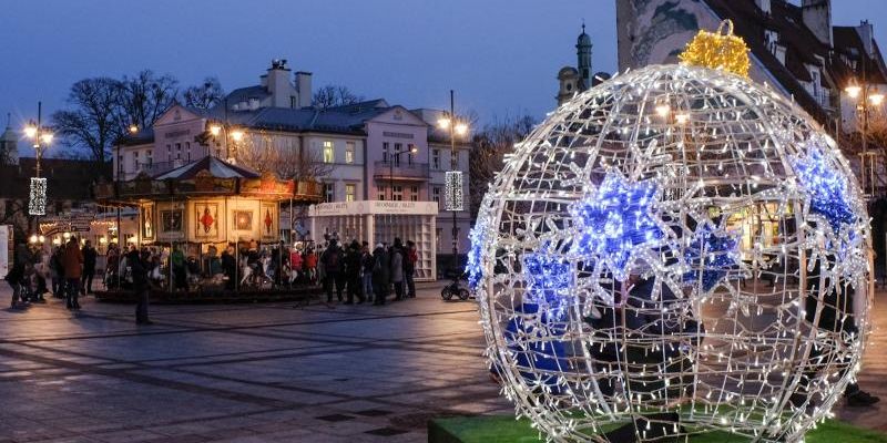 Bajkowe iluminacje świąteczne i Miasteczko Noworoczne