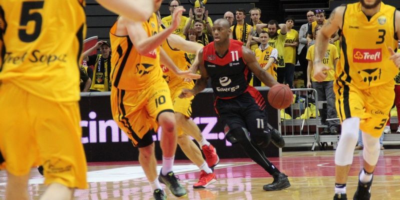 Koszykarze Trefla Sopot ulegli Enerdze