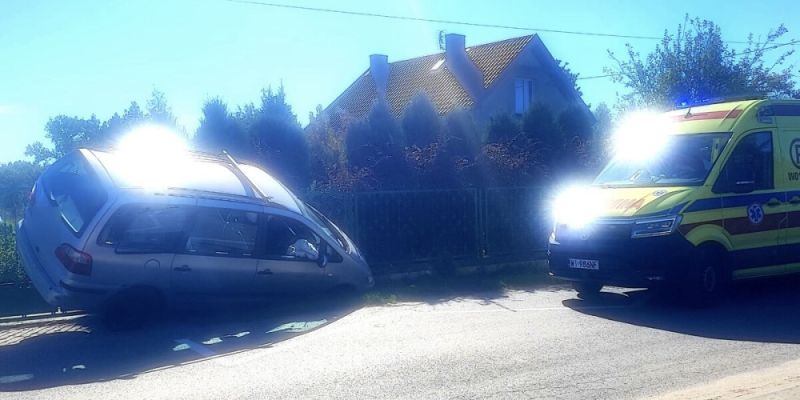 Pijany kierowca rozbił skradziony samochód