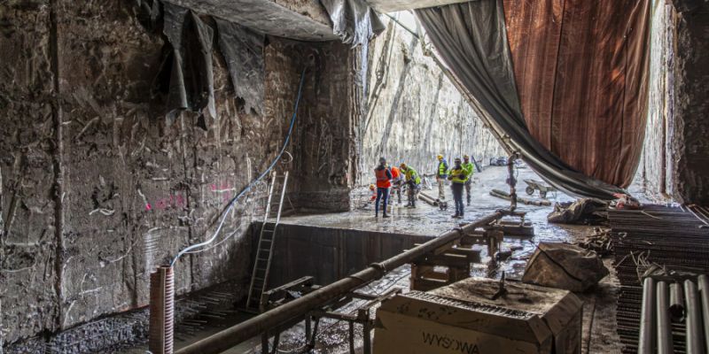 Tunel tramwajowy do Dworca Zachodniego coraz bliżej finału. Powstała już „podłoga” obiektu