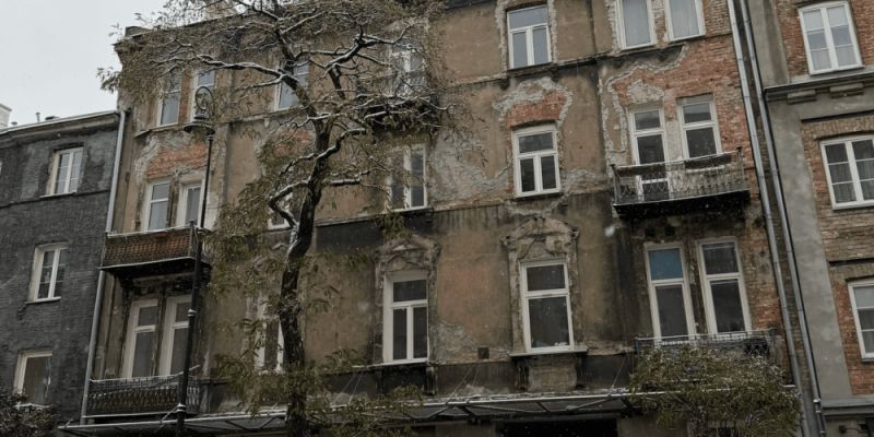 Rozpoczął się remont kamienicy przy ulicy Stalowej 54