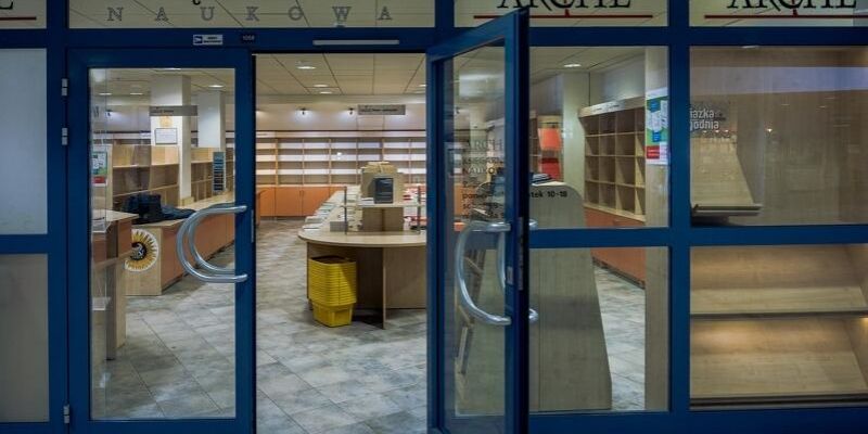 Uniwersytet Gdański. Po 20 latach zamyka się księgarnia “Arche” na Wydziale Prawa i Administracji