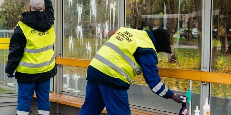 Wiosenne porządki na przystankach