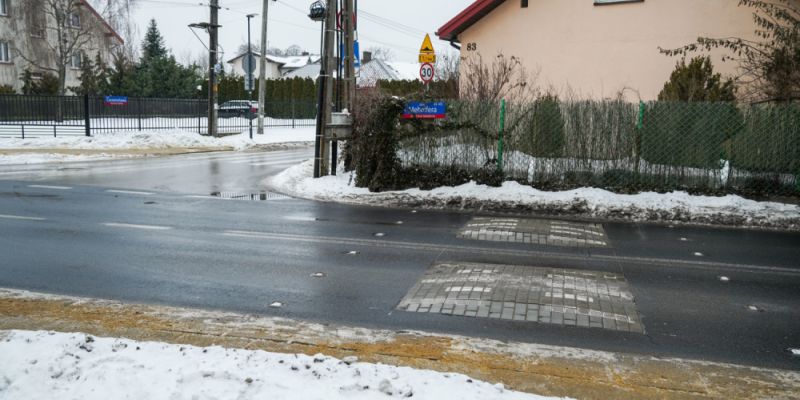 Bezpieczniej na Mehoffera: progi zwalniające przy dziewięciu przejściach