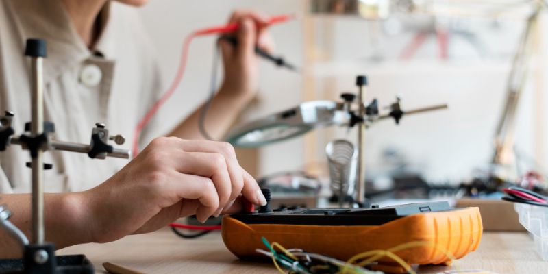 Polska kreatywność w liczbach. Najnowsze dane GUS pokazują, kto naprawdę napędza innowacje