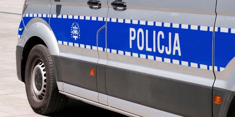 Wilanowscy policjanci zatrzymali osoby podejrzane o oszustwo na seniorze. Stracił 45 tys. zł