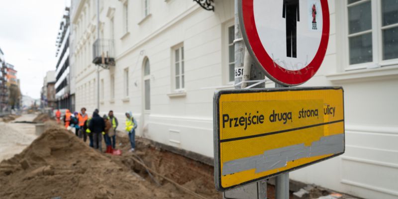 Tajemnice dawnego Skaryszewa pod nawierzchnią ulicy Okrzei: Sensacyjne odkrycie archeologiczne na Pradze