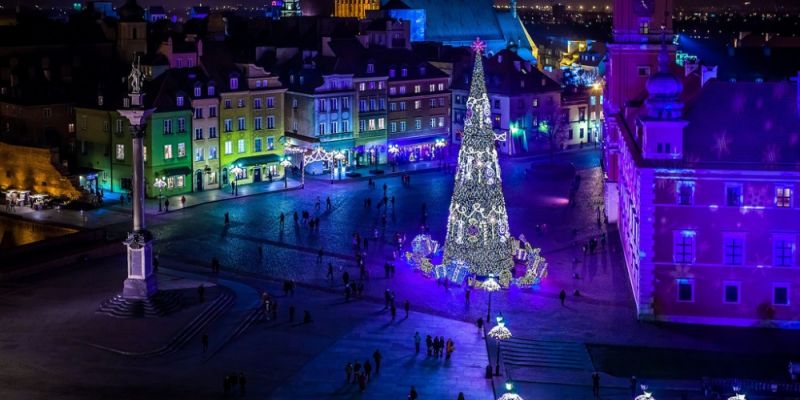 Sobotnia iluminacja na Krakowskim Przedmieściu