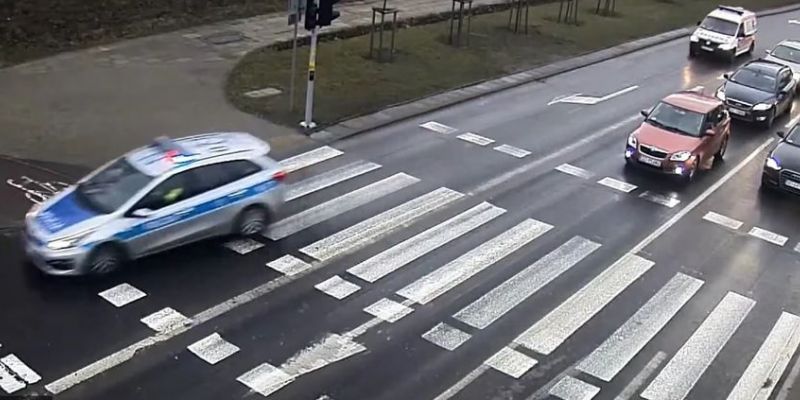 Policjanci pilotowali karetkę z pacjentem na przeszczep