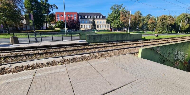 Będzie przejście naziemne z przystanku tramwajowego do GUM