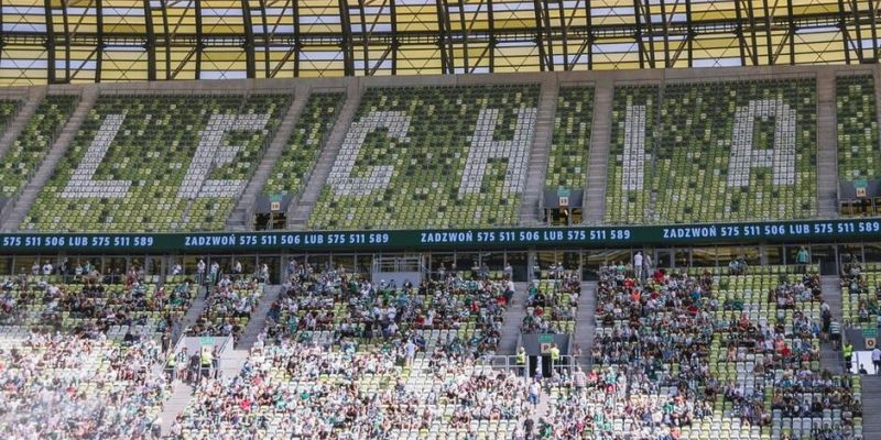 Lechia kusi kibiców. Nowe atrakcyjniejsze ceny karnetów oraz nowe przywileje