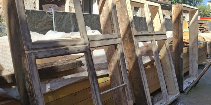 Trwa rewitalizacja drewniaka przy Kawęczyńskiej