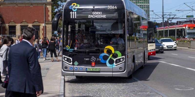 NesoBus - autobus na wodór już jeździ po Gdańsku. Na jakich liniach go spotkasz?