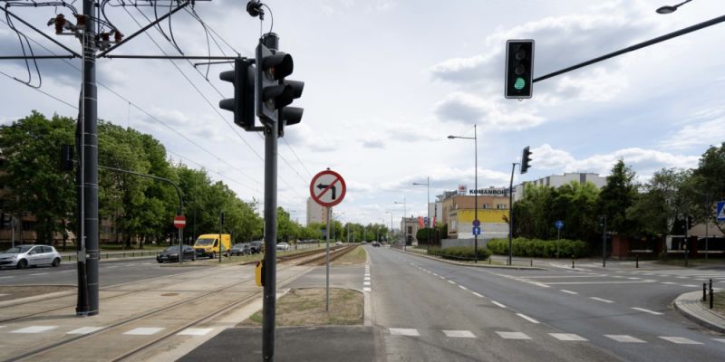 Nowa sygnalizacja na skrzyżowaniu ul. Powstańców Śląskich i ul. Sterniczej