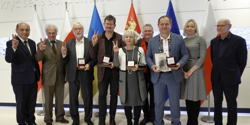 Kolejne osoby otrzymały Medal  Wdzięczności