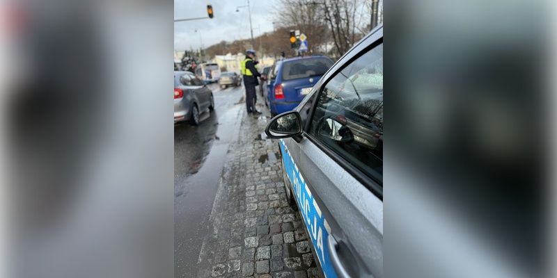 Sopot: 77-latek prowadził auto mimo cofniętych uprawnień. Policja zatrzymała kierowcę