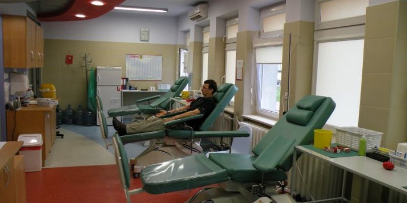 Ostatnia szansa na oddanie krwi w tym roku: Ursynów mobilizuje mieszkańców w obliczu niedoborów