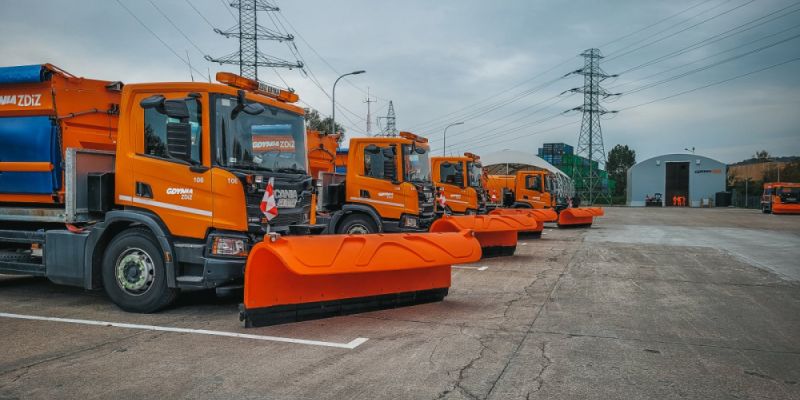 Gdynia gotowa na zimę. Miasto dysponuje 24 pojazdami do odśnieżania dróg