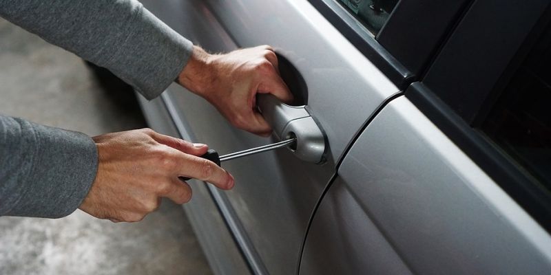 20-latek odpowie za włamania i kradzieże