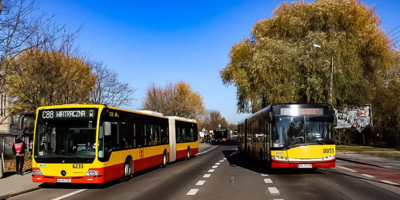 Autobus przodem proszę!