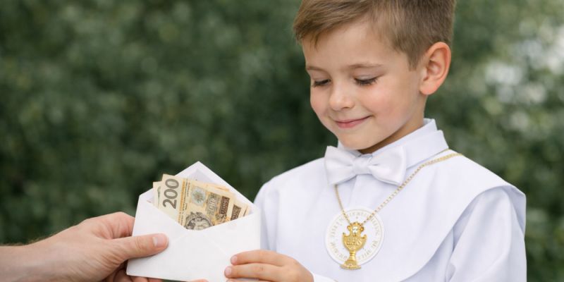 Komunia jak wesele? Koperty za 2 tys. zł rozgrzewają internet