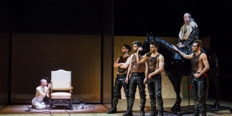 Śmierć białej pończochy w Teatrze Wybrzeże