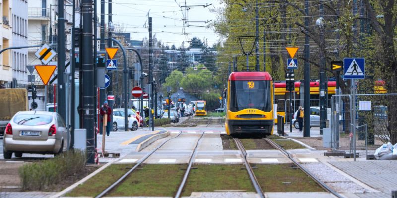 Rakowiecka w pełni przejezdna. Tramwaje Warszawskie kończą kluczowy etap inwestycji na Mokotowie