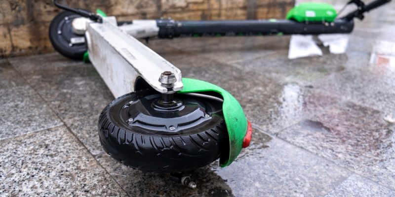 Mazowsze: Coraz więcej wypadków z udziałem pieszych, rowerzystów i użytkowników hulajnóg