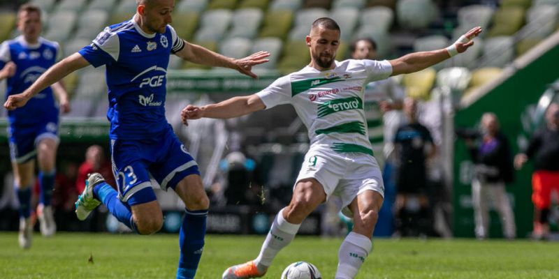 Łukasz Zwoliński bohaterem. Zdobył trzy gole, zwycięskiego w doliczonym czasie gry