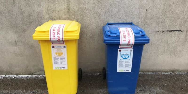 Rozpoczęło się uzupełnianie zestawów pojemników na odpady