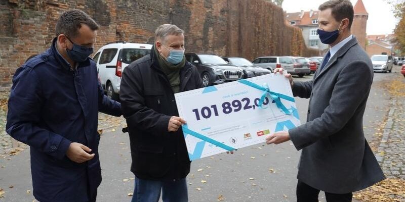 Latem pracowali na parkingu. Zarobili na remont i wyposażenie kuchni