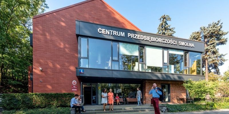 Bezpłatne szkolenia dla przedsiębiorców w ramach  Academy_Smolna #2021