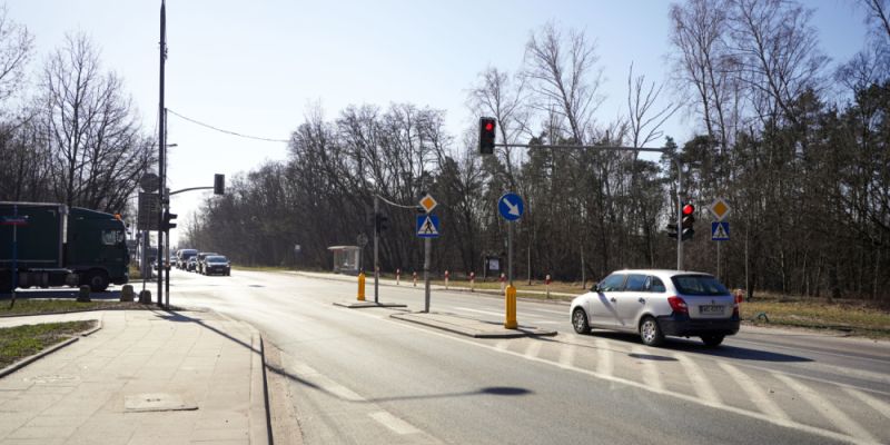 Kompleksowa przebudowa skrzyżowania Marywilskiej i Odlewniczej: nowe światła, udogodnienia dla rowerzystów i większe bezpieczeństwo