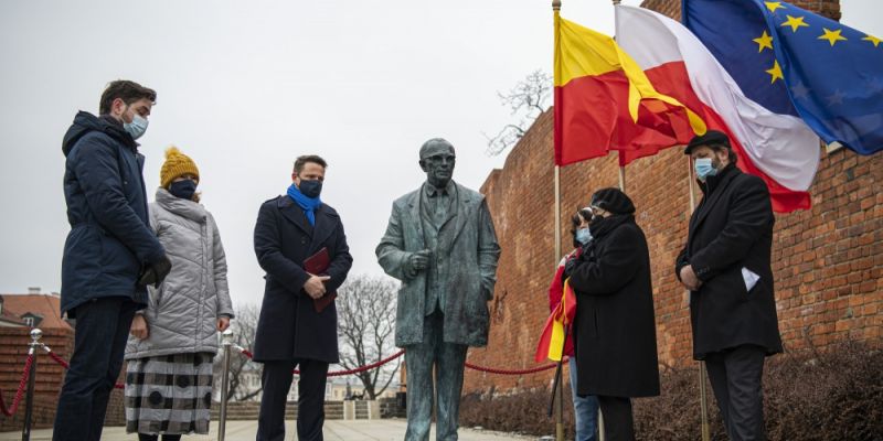 Odsłonięcie pomnika Jana Zachwatowicza