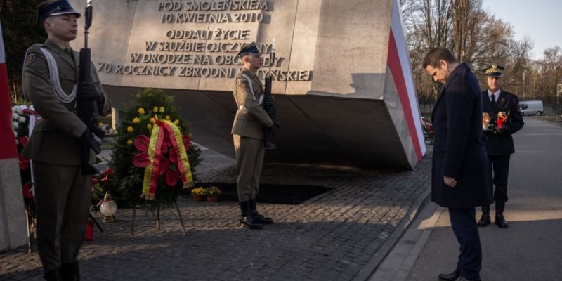 Uroczystość w kwaterze smoleńskiej na Powązkach odwołana