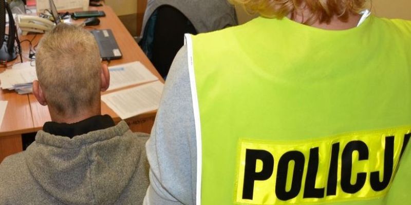 Granat przy zatrzymanym i ewakuacja mieszkańców
