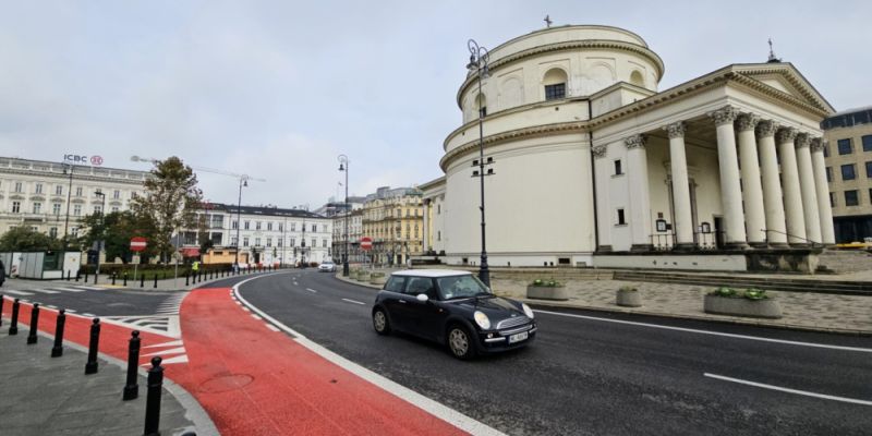 Koniec prac na placu Trzech Krzyży