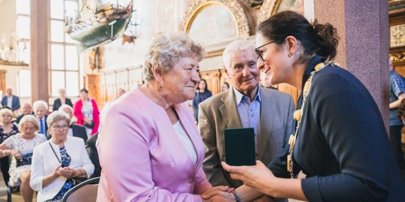 Przeżyli wspólnie 50, a niektórzy i 60 lat. Stażu małżeńskiego gratulowała prezydent Gdańska